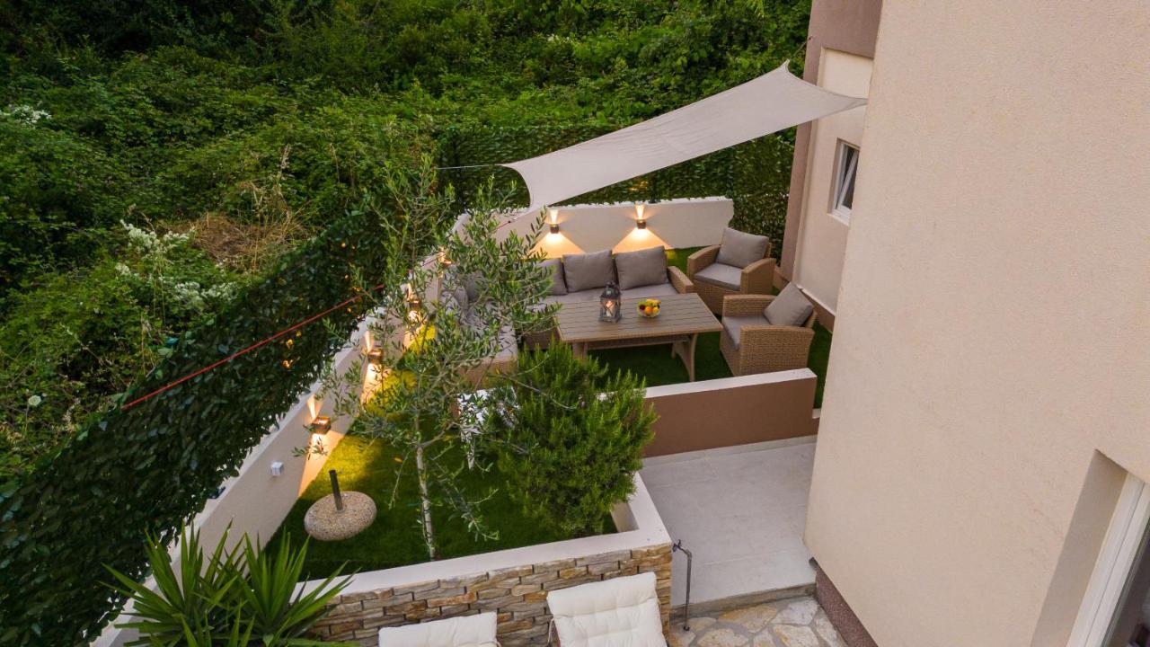 Bruno's Poolside Retreat *