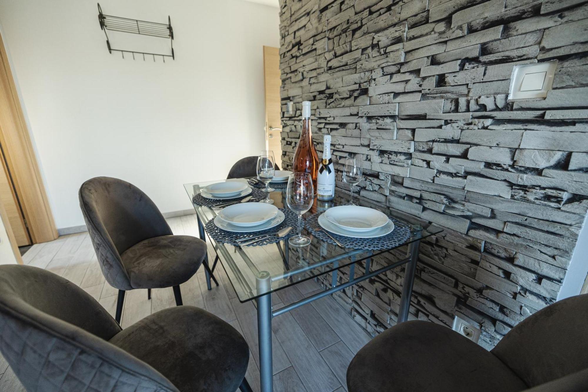 Bruno's Poolside Retreat Trogir