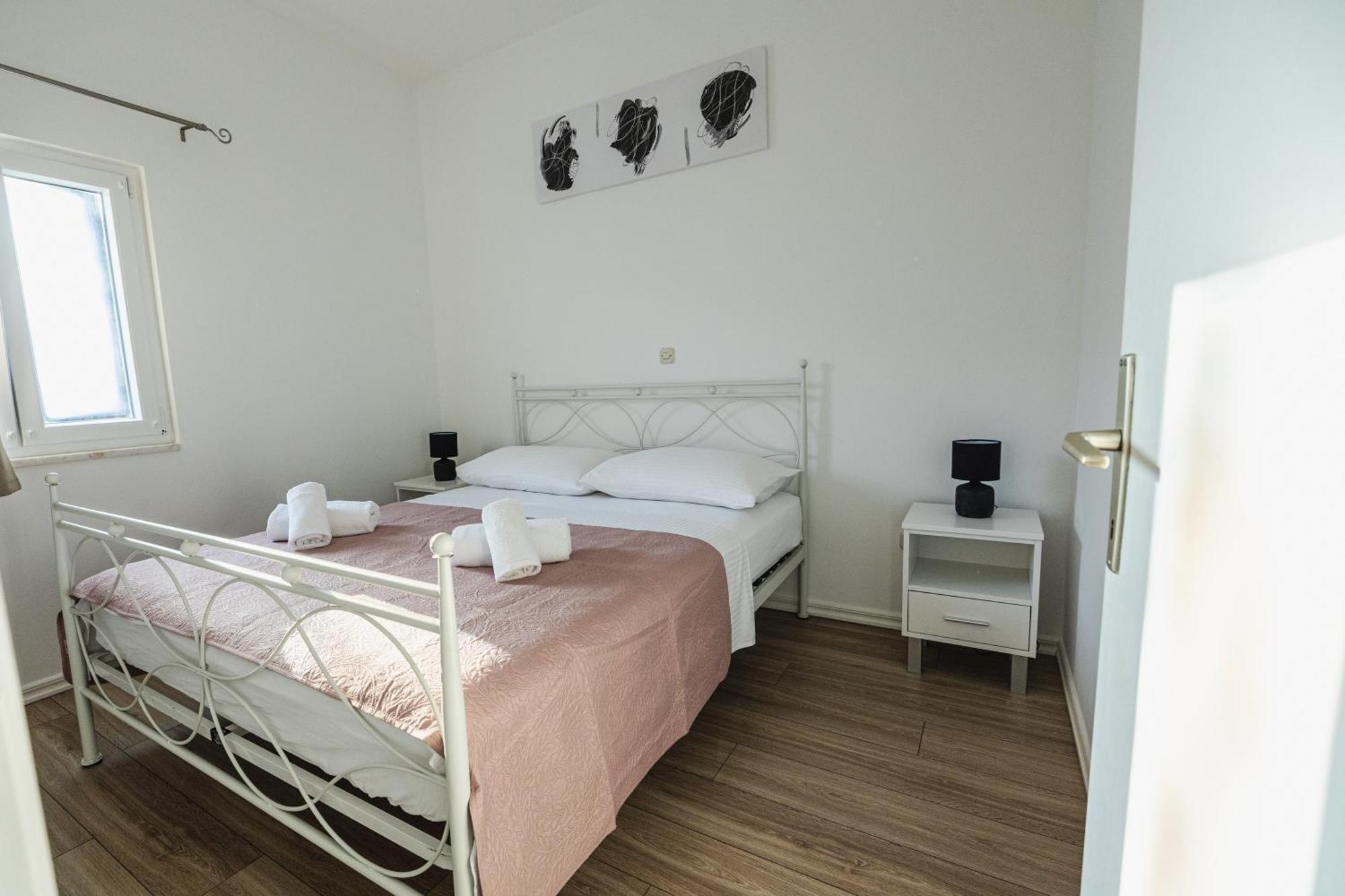 Bruno's Poolside Retreat Trogir