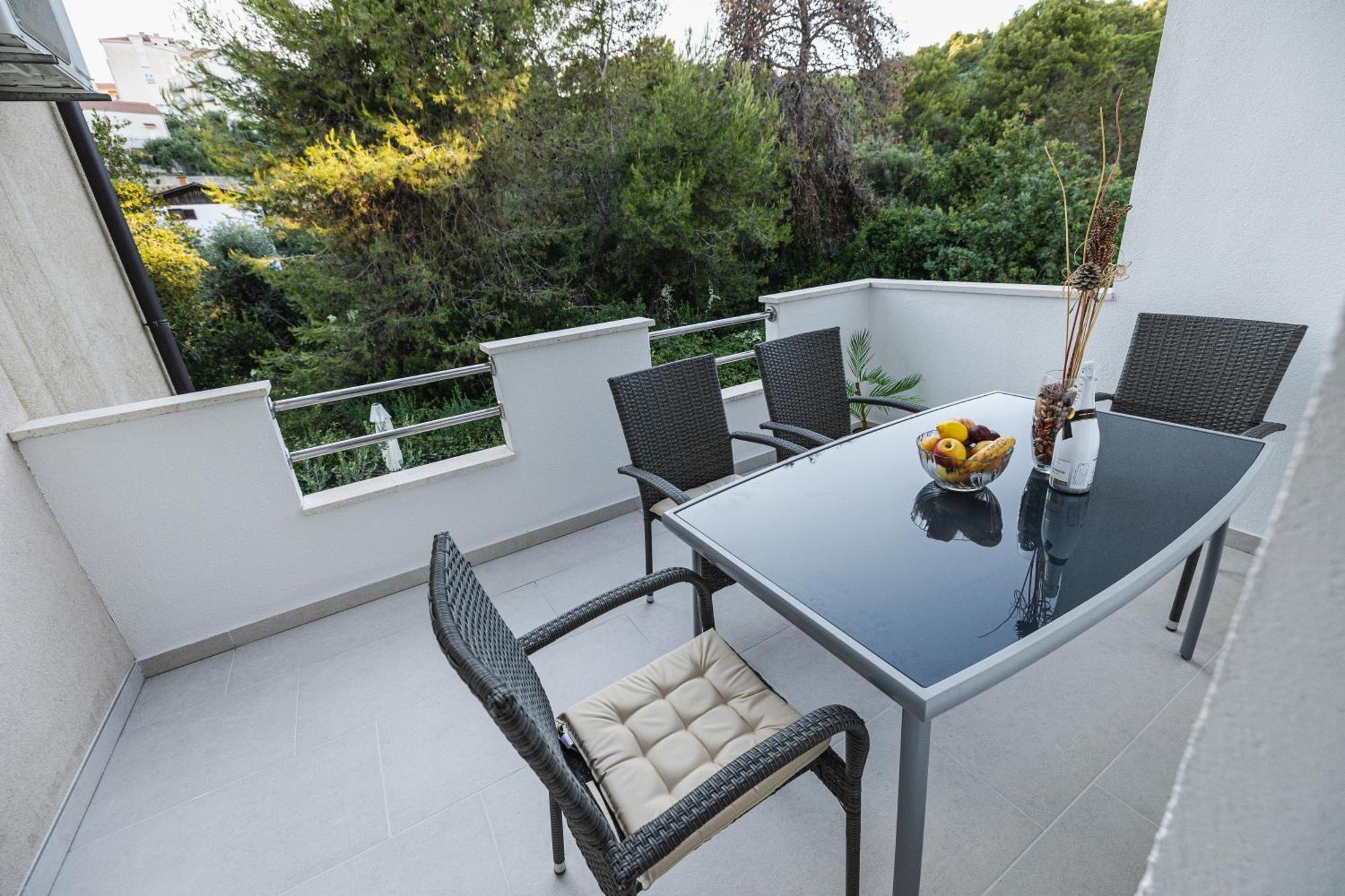 Bruno's Poolside Retreat