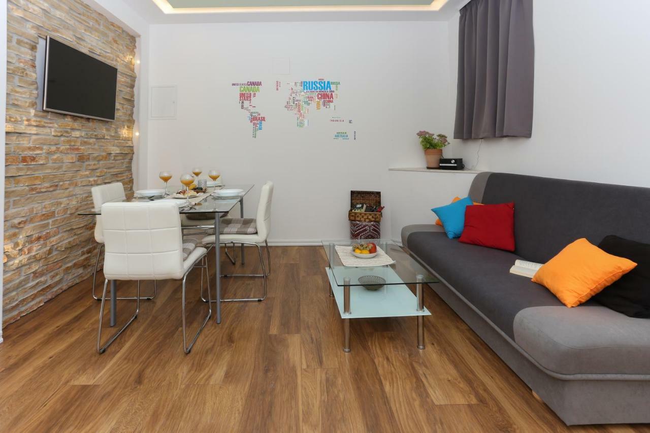 Apartment Bruno's Poolside Retreat Trogir