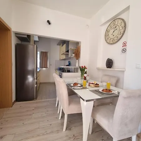 Bruno'S Poolside Retreat Apartment Trogir Exterior photo