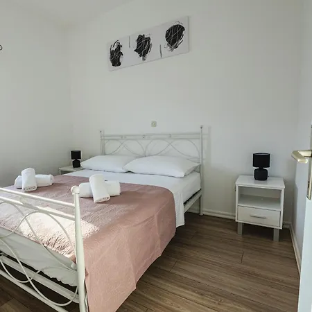 Bruno'S Poolside Retreat Apartment Trogir Exterior photo