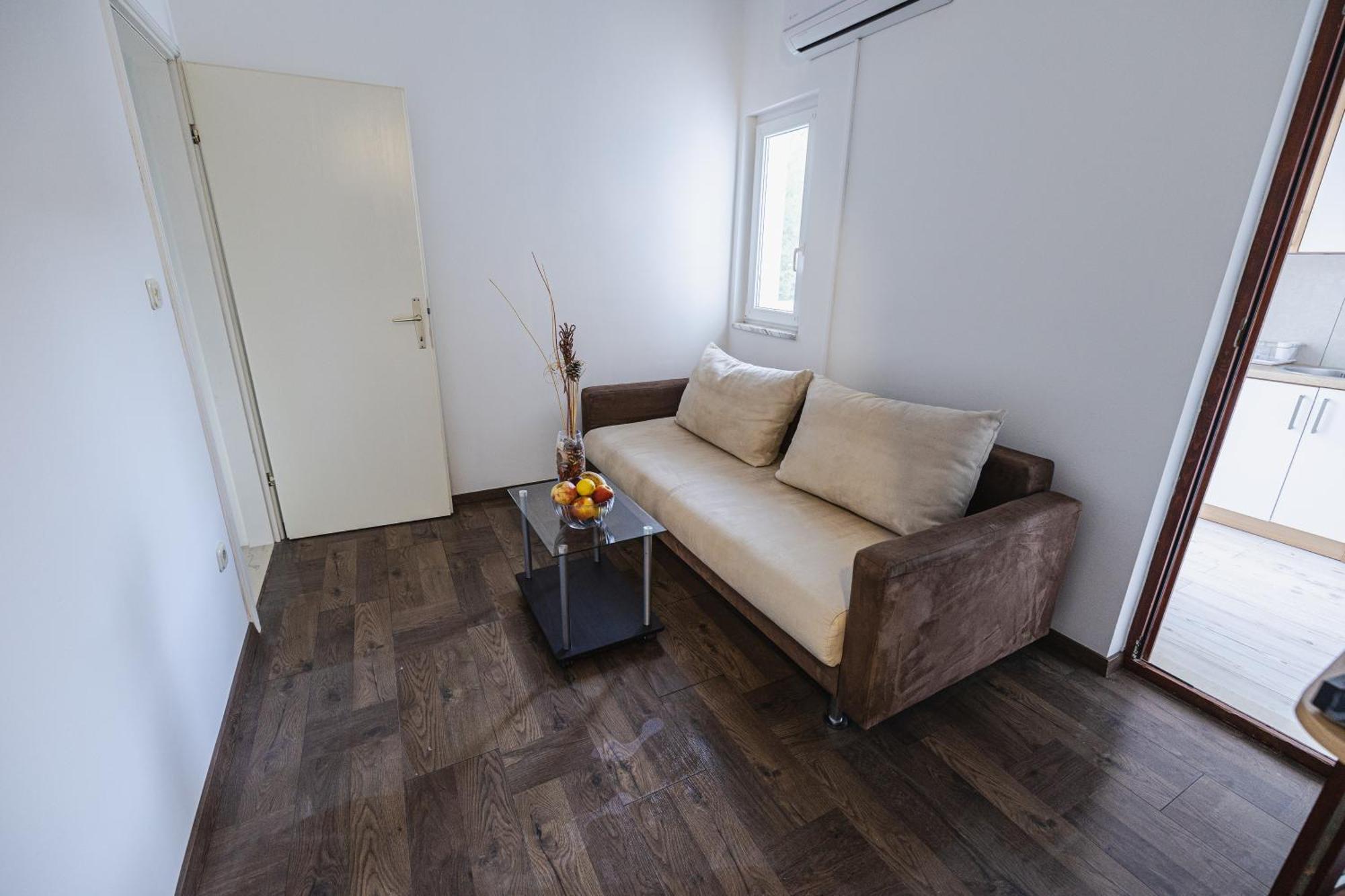 Appartement Bruno's Poolside Retreat *